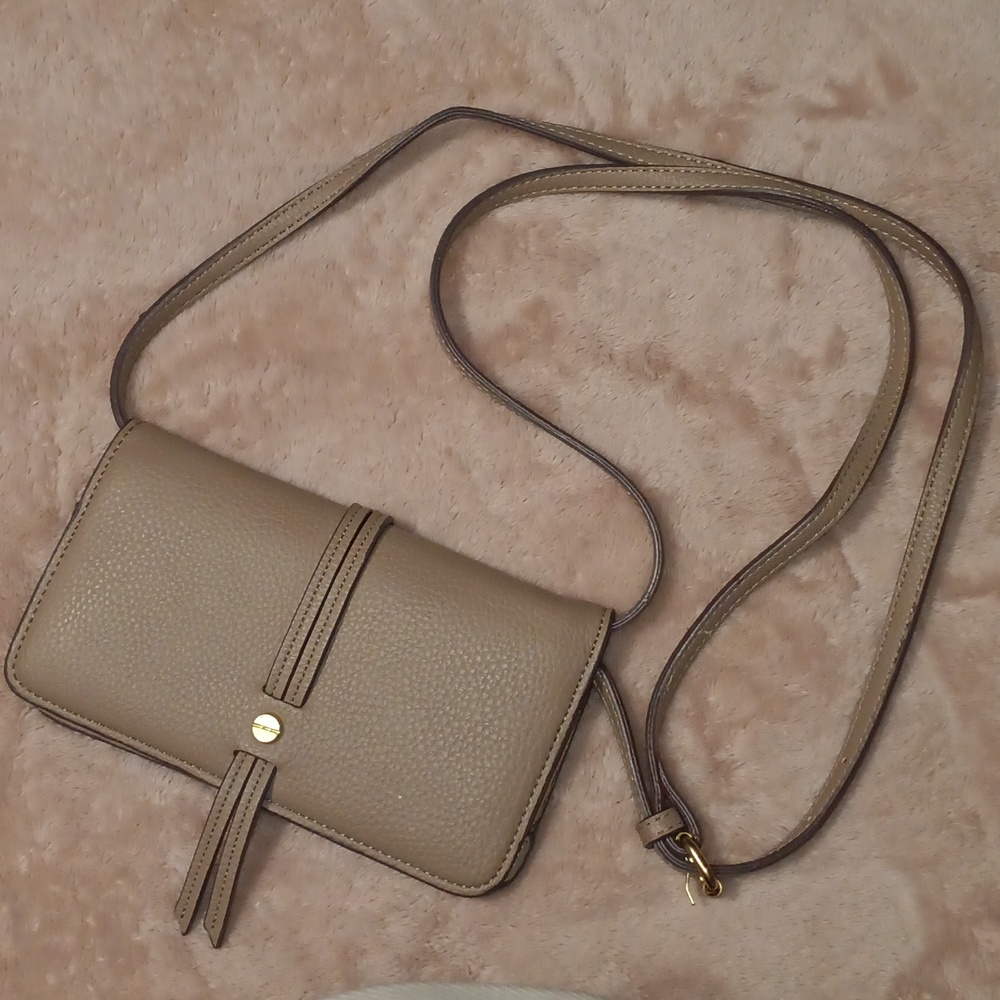 Danielle Nicole Crossbody Wallet with Phone Holder